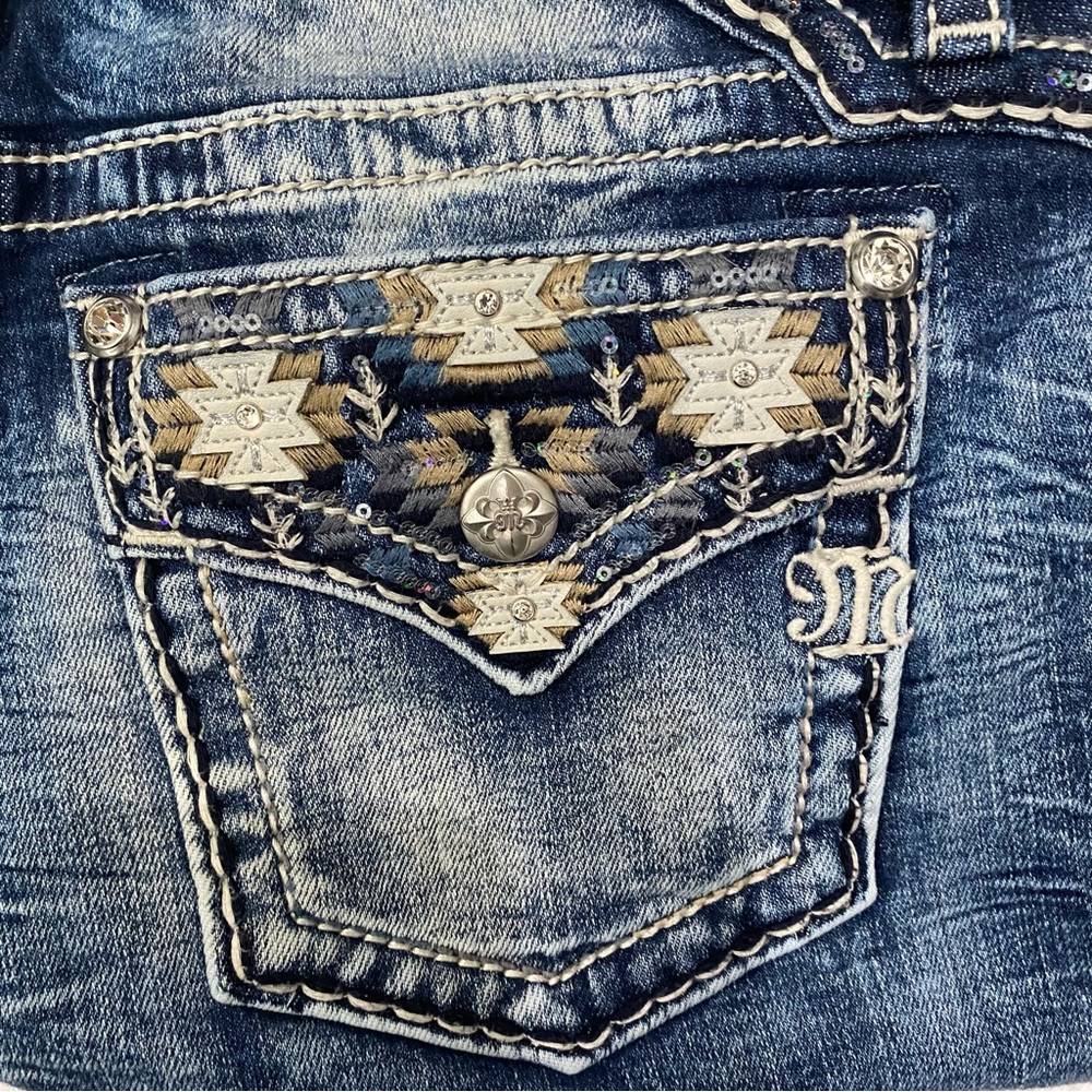 Miss Me Low-Rise Boot jeans Size 31 - Picture 4 of 13